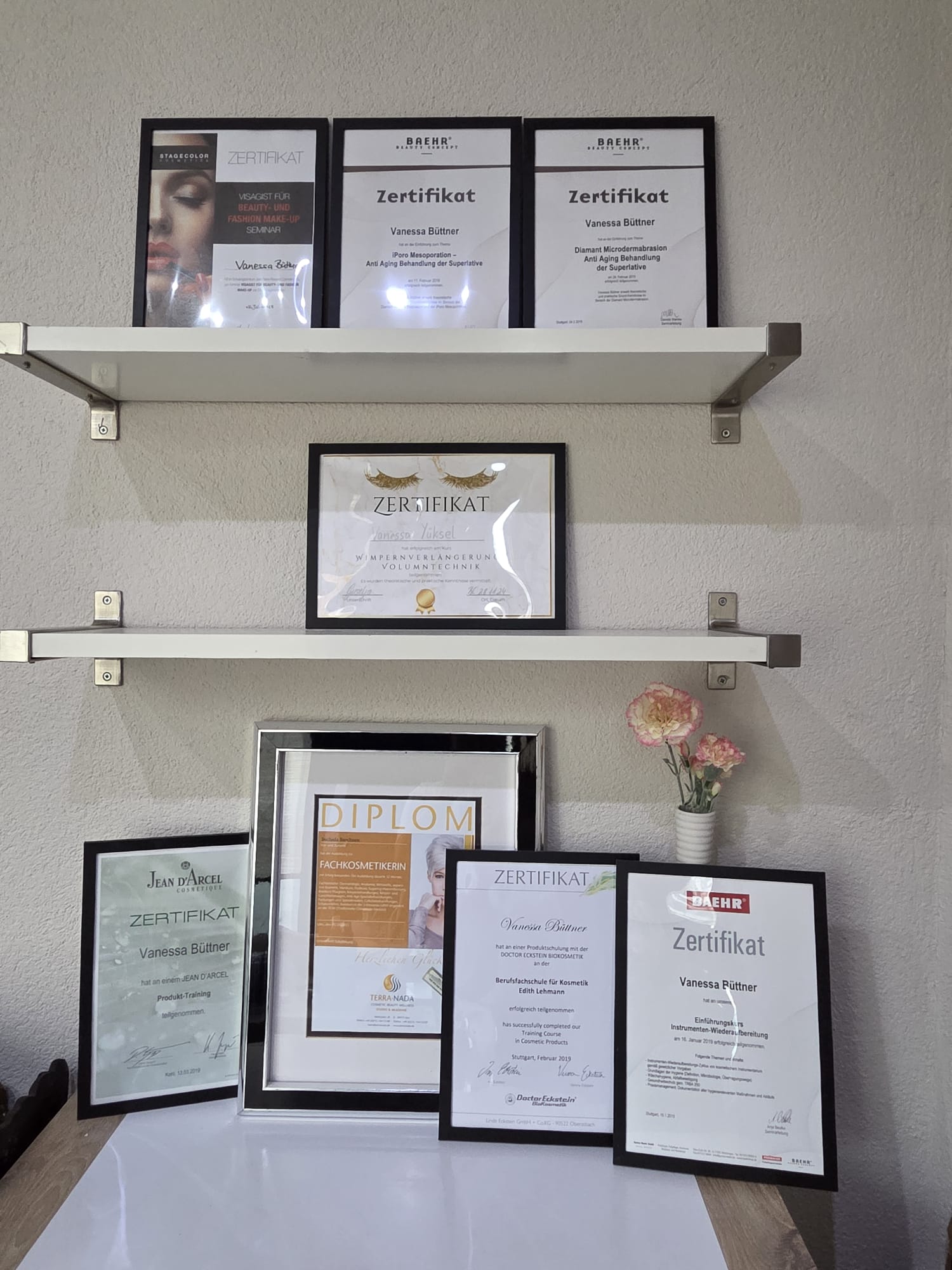 Zertifikate und Abschlüsse von Orchidee Thai Massagen